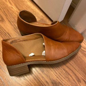 Universal Thread Cut Out Bootie 5.5